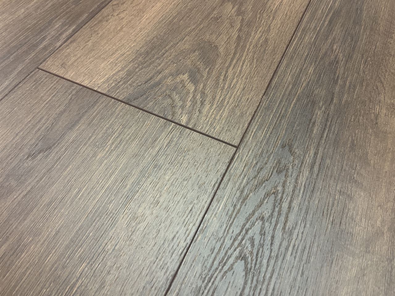 Clay Oak  (Primium Eight)