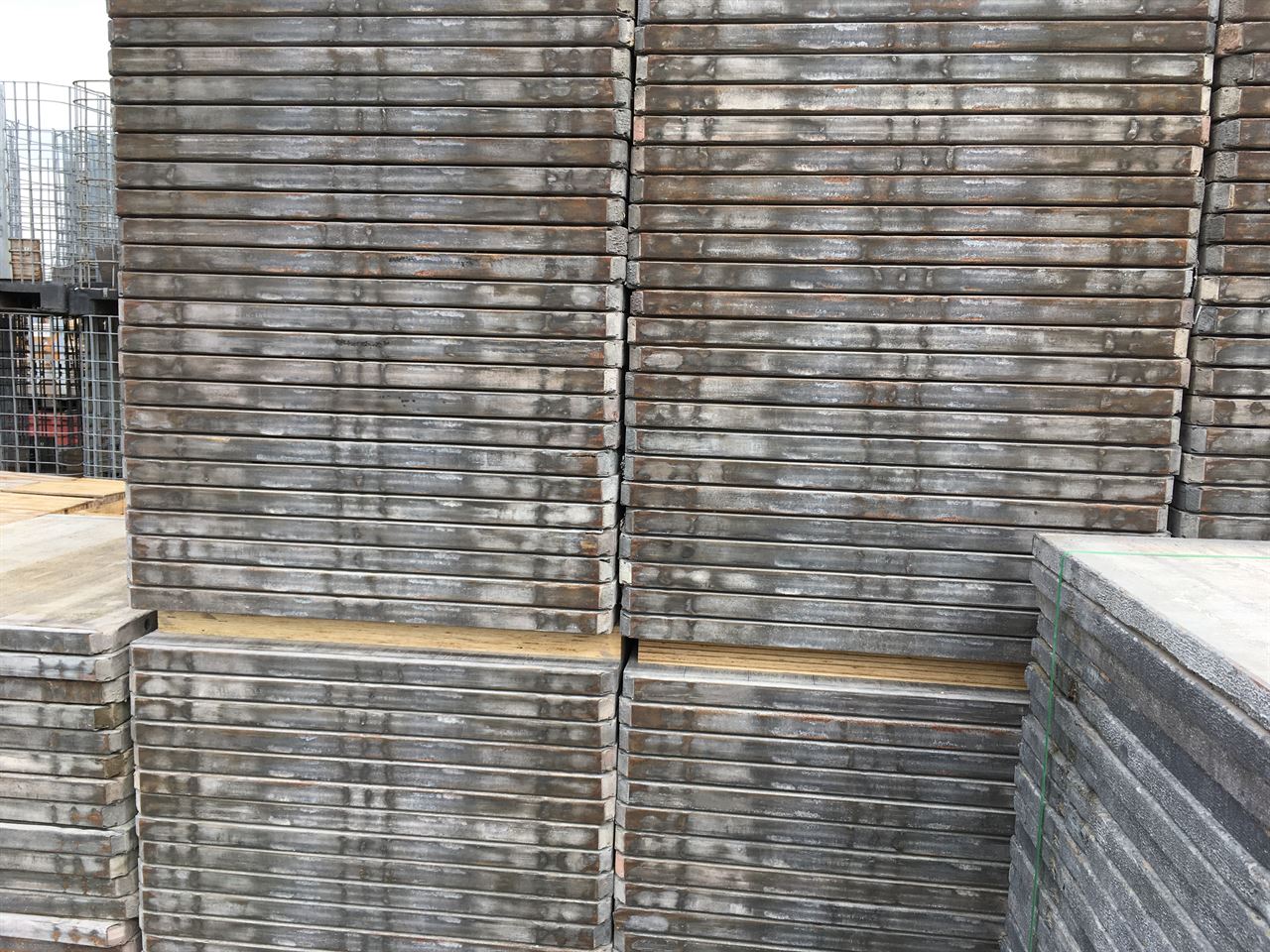 Steenschotten 1m10 X 1m40 Met Draadeinden (52mm)