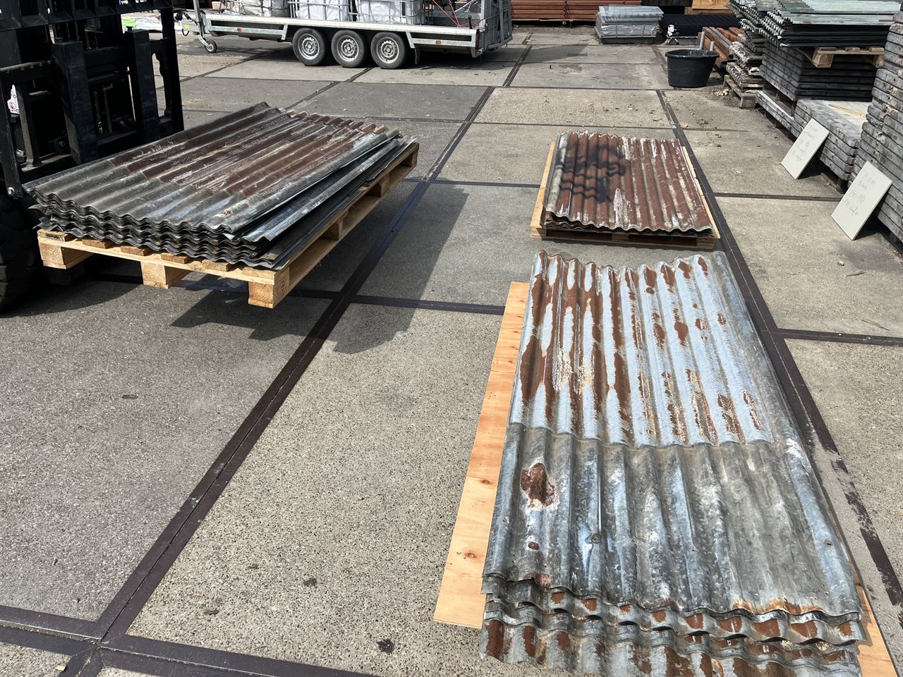 Oude zinken dakplaten / golfplaten