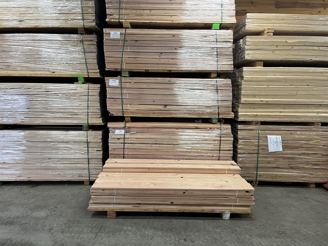 Douglas planken 20x185 (zeer goed terug gedroogd) Douglas planken 20x185 (zeer goed terug gedroogd)