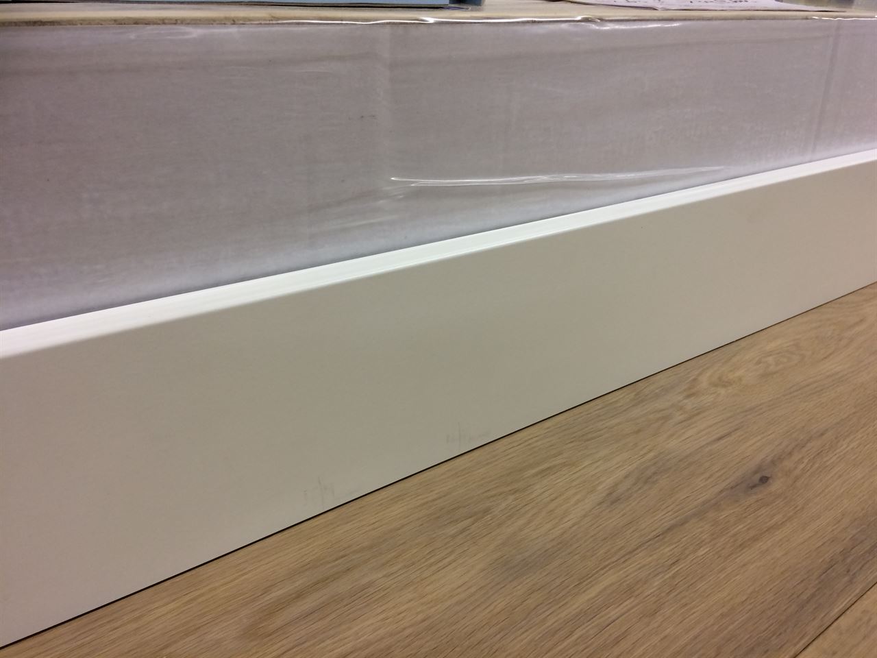 Moderne plint 18X120 (16334) AANBIEDING