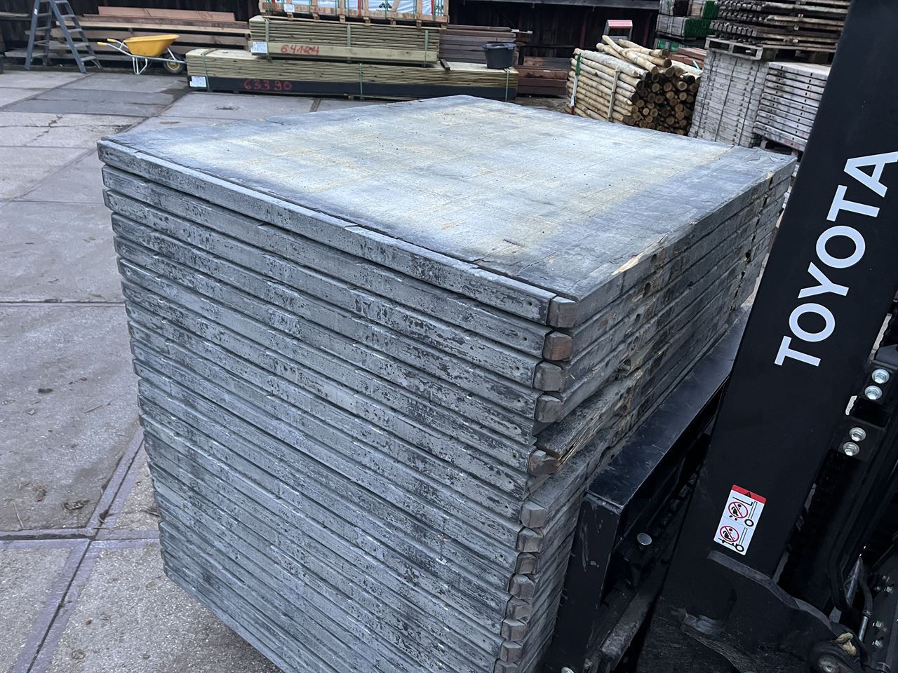 Steenschotten 1m15 x 1m40 met draadeinden (B-keus)