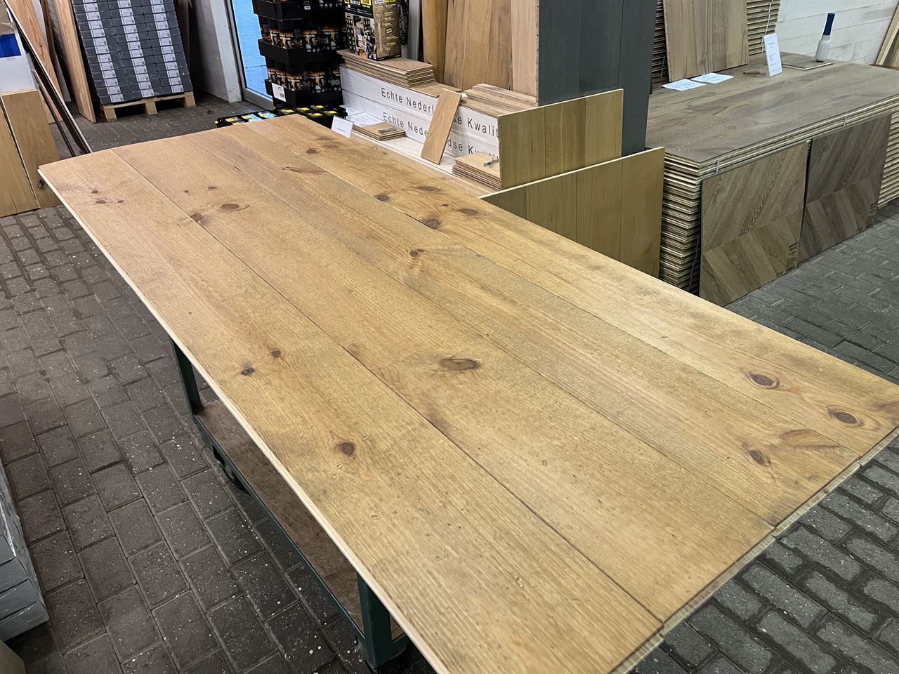 Grenen vloerdelen 200mm praline geolied