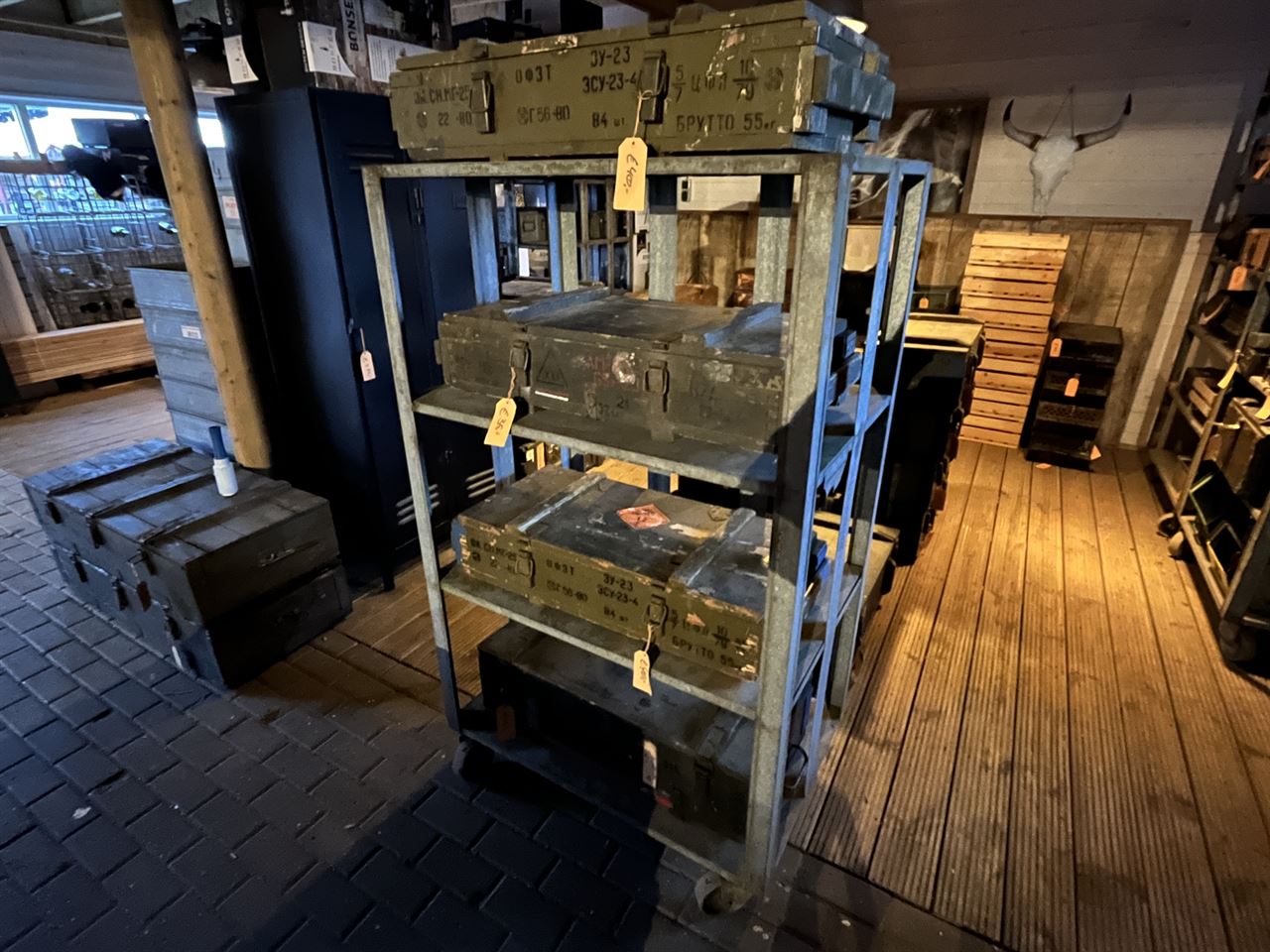 Zinken kar (met 3 legplanken)