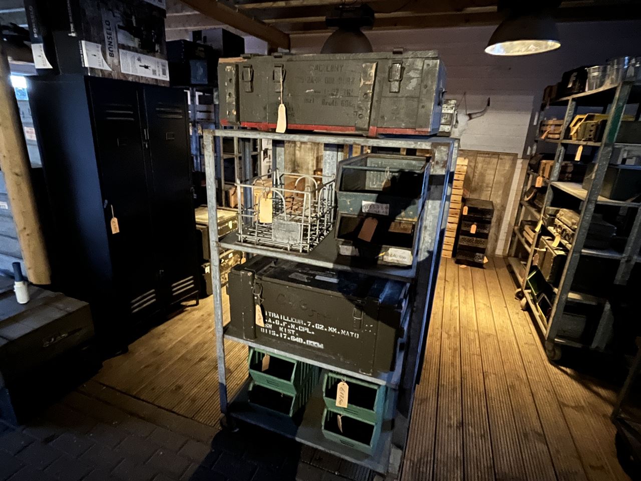 Zinken kar (met 3 legplanken)