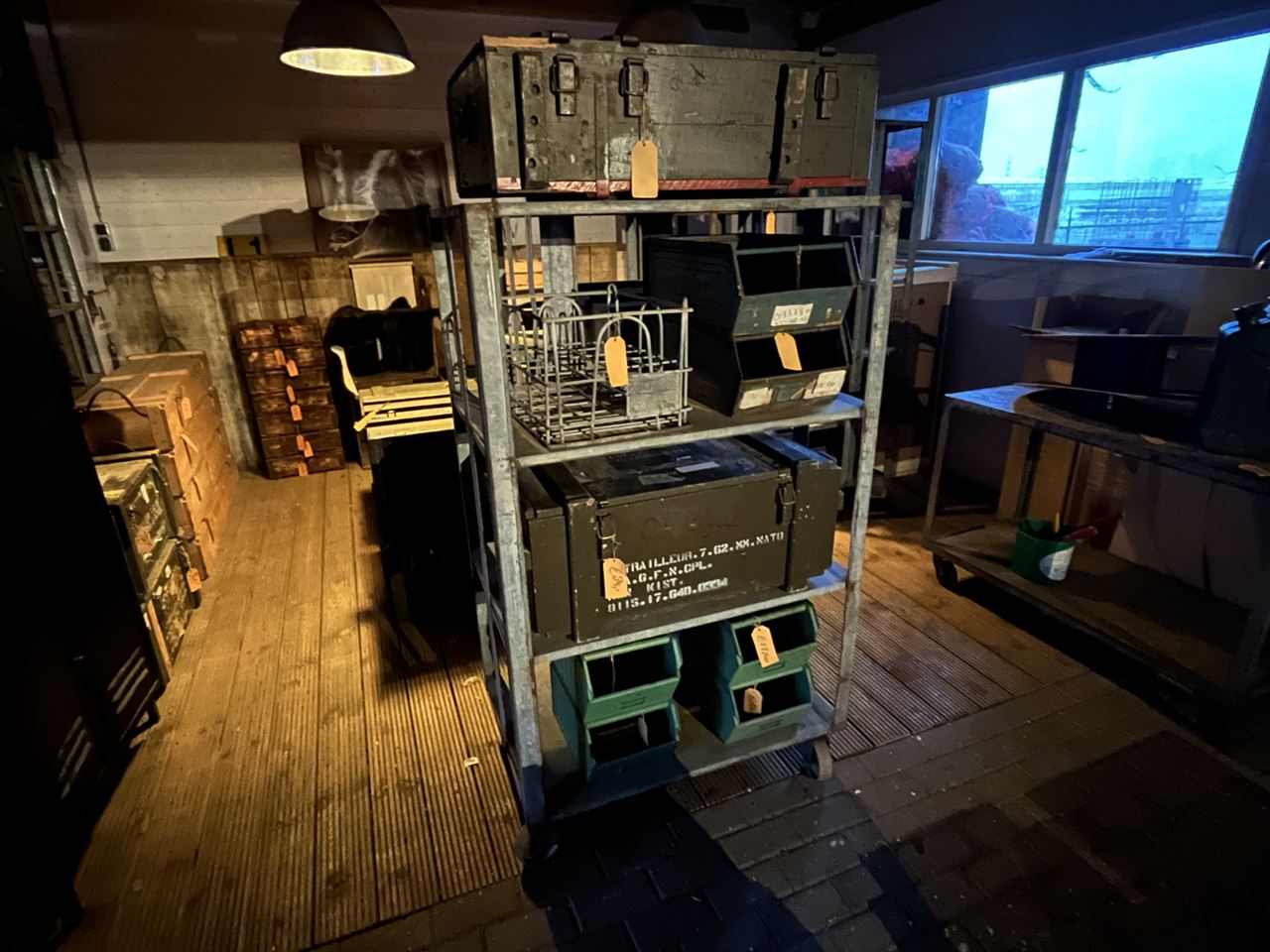 Zinken kar (met 3 legplanken)