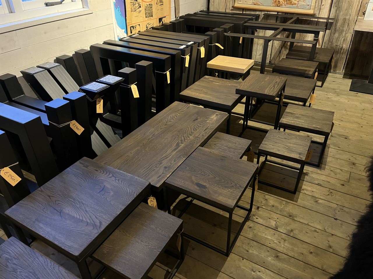 Tafelpoten van Woodsteel