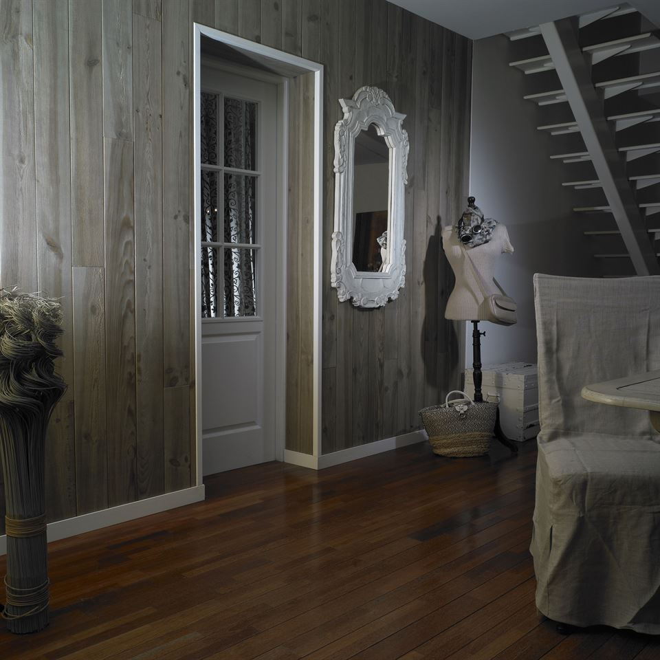 Bois Flotte , grenen fijnbezaagd en behandeld