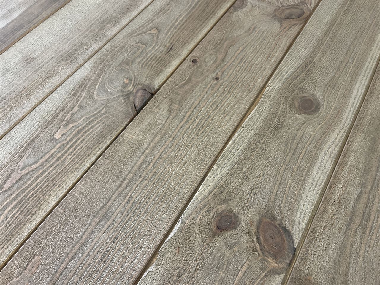 Bois Flotte , grenen fijnbezaagd en behandeld