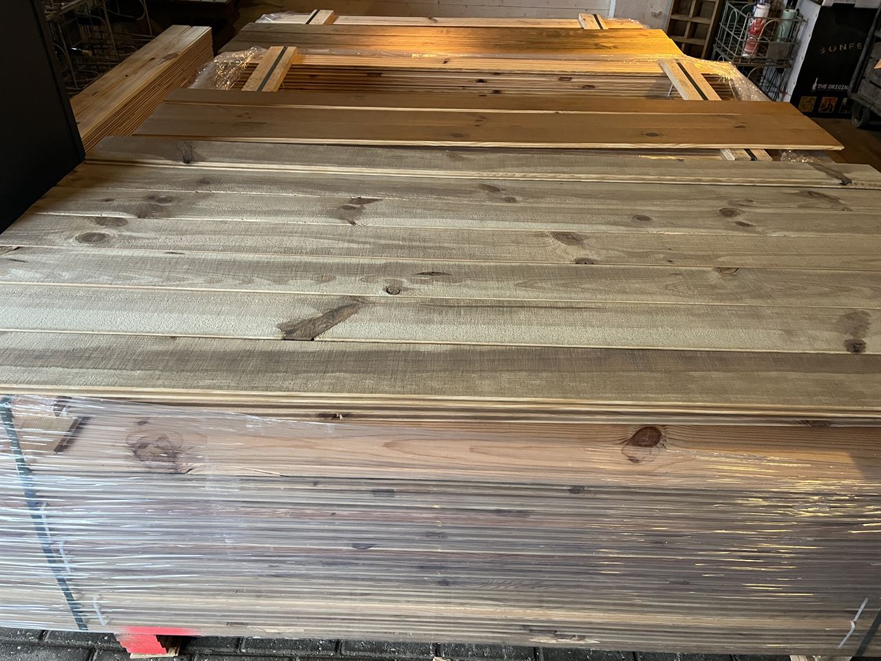 Bois Flotte , grenen fijnbezaagd en behandeld