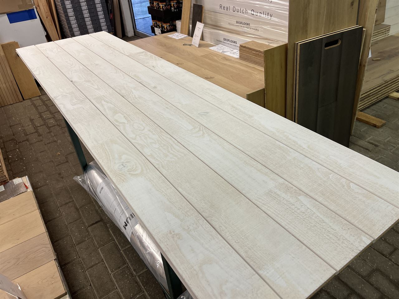 Grenen fijnbezaagd wit 18x135 (2m50)