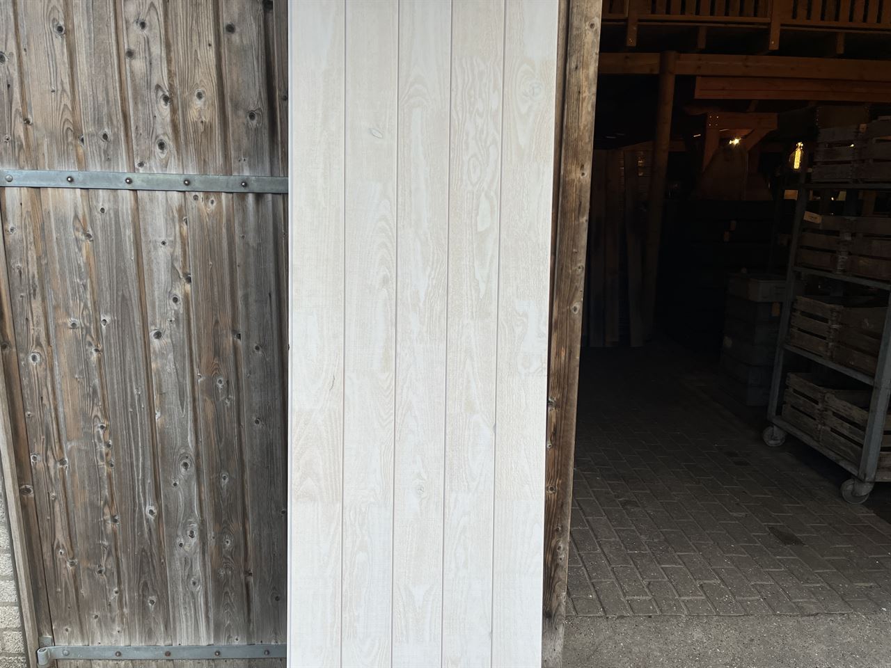 Grenen fijnbezaagd wit 18x135 (2m50)