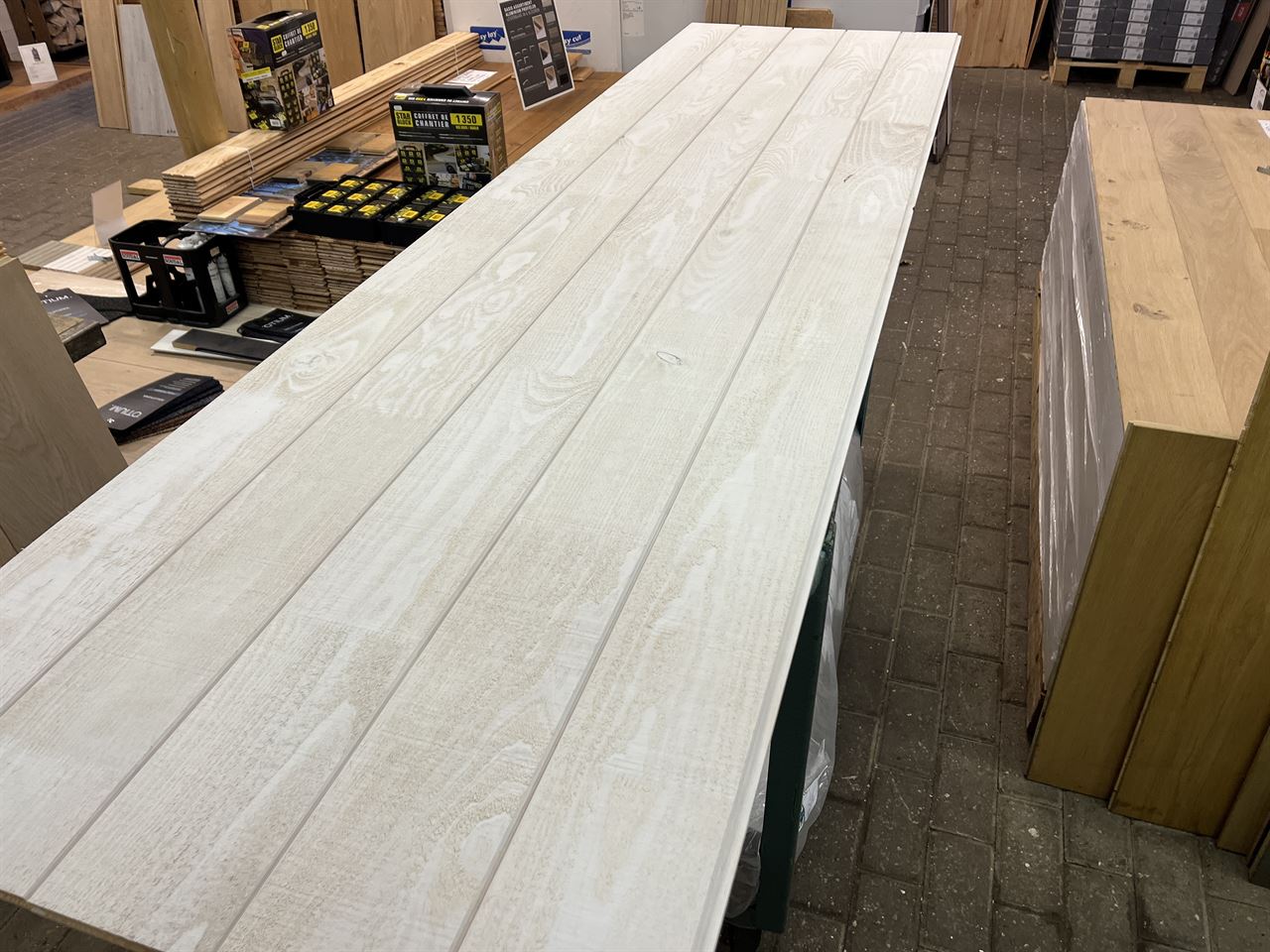 Grenen fijnbezaagd wit 18x135 (2m50)