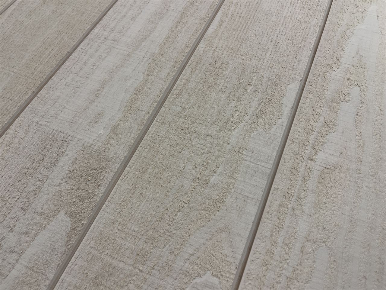 Grenen fijnbezaagd wit 18x135 (2m50)