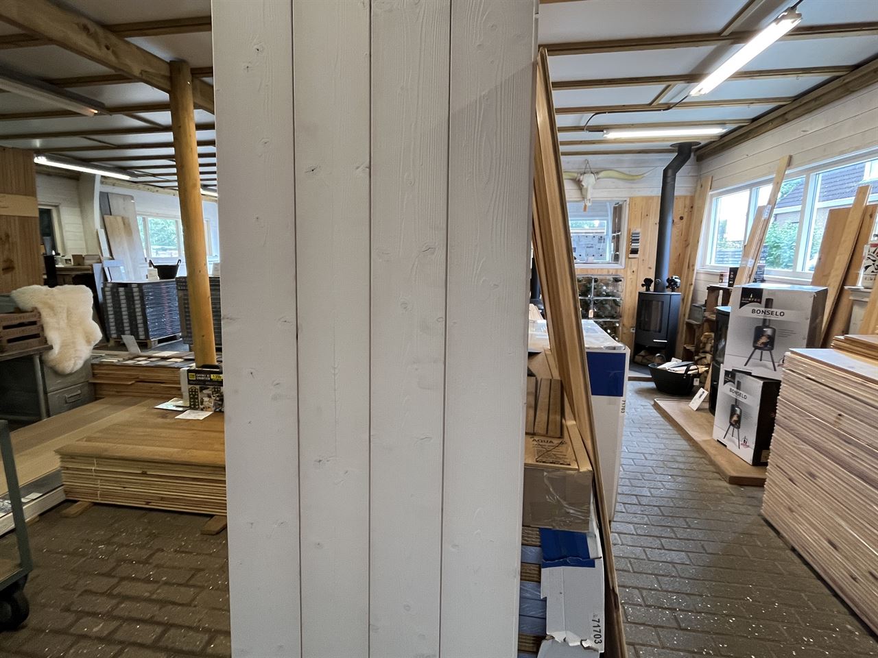 Vuren planken geborsteld en wit behandeld 17x185
