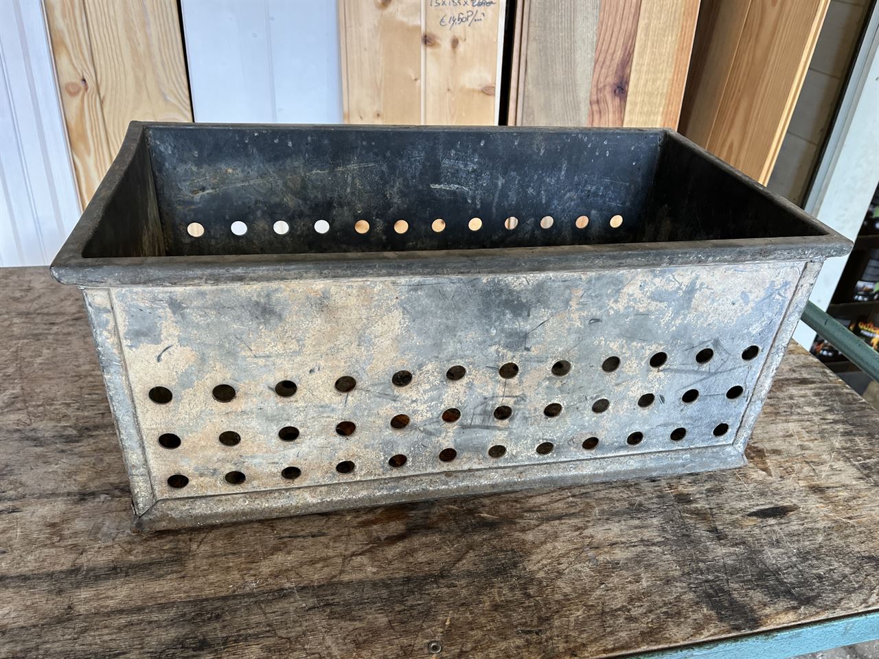 Zinken bakken geperforeerd 24 x 28 x 53