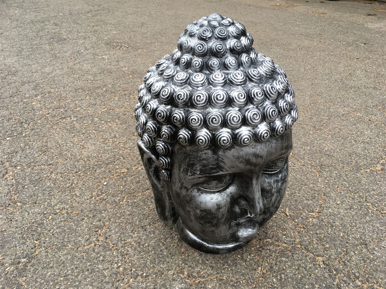 Boeddha kop , kleur oud grijs